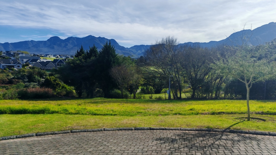  Bedroom Property for Sale in Kingswood Golf Estate Western Cape